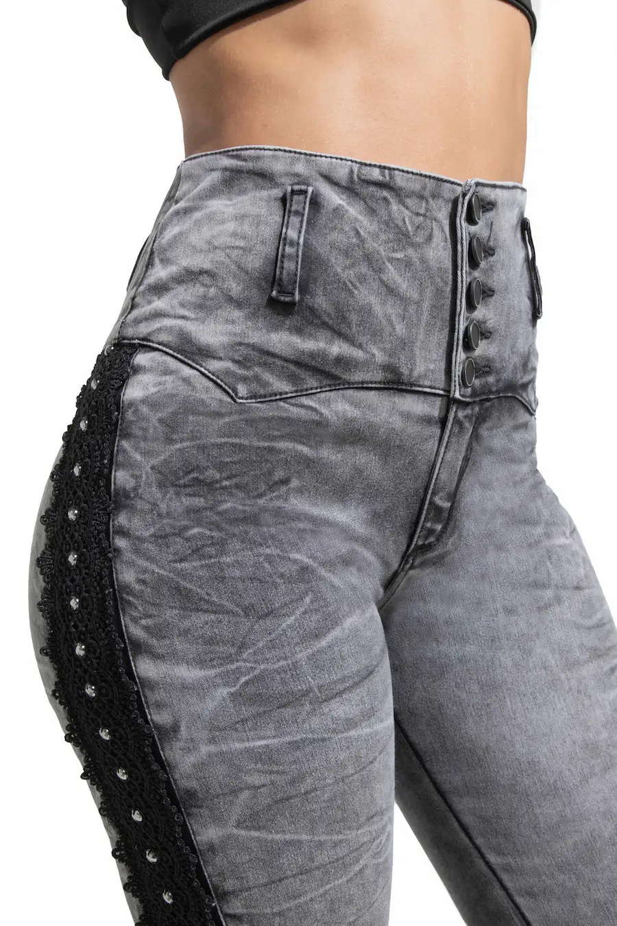 Pretina anatómica de tiro alto con botones metálicos del jean Ref. 90733